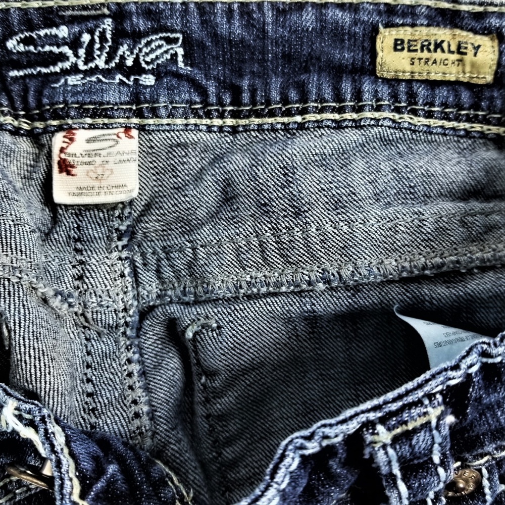 Silver Berkley Straight leg Jeans Dark Wash 27 - Picture 5 of 7